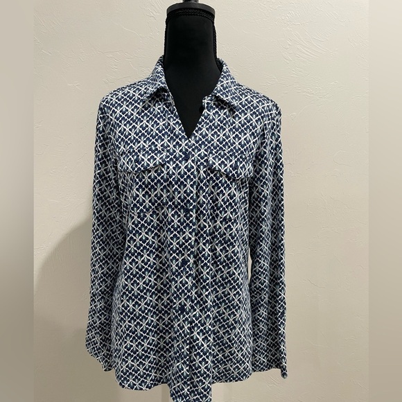 Croft & Barrow long sleeve navy blue button down shirt women's Medium - Picture 1 of 4